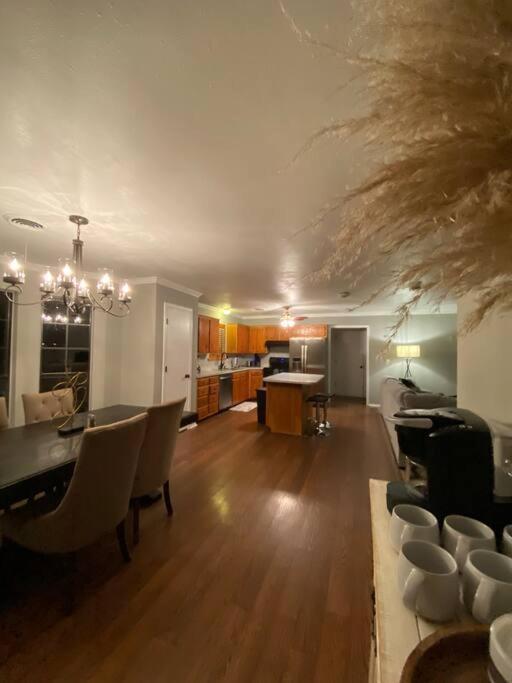 Large Modern Family Home! Soncy Esterno foto